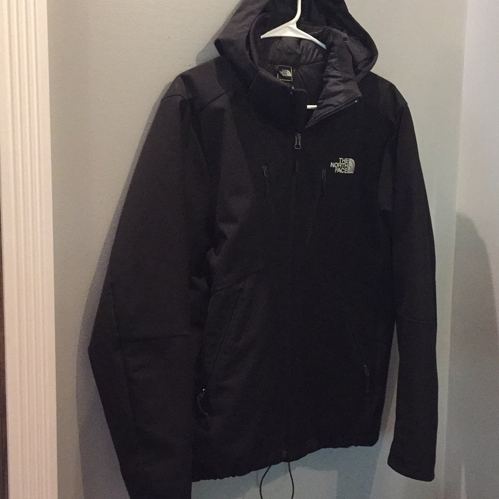 Men’s medium winter jacket.